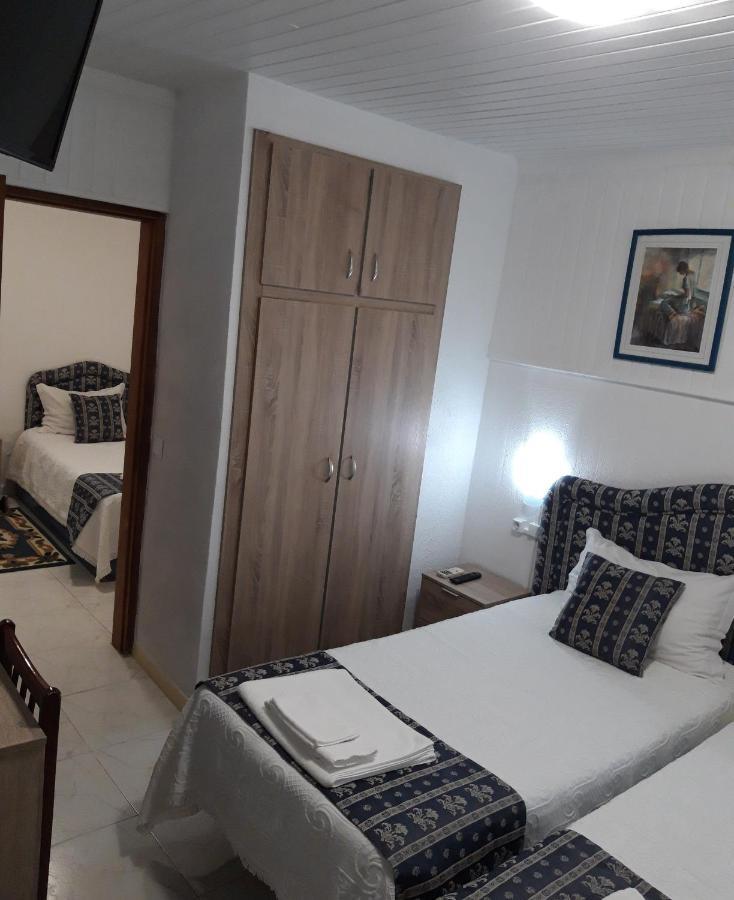 Residencial Antonio Mocisso Guesthouse Элваш Экстерьер фото