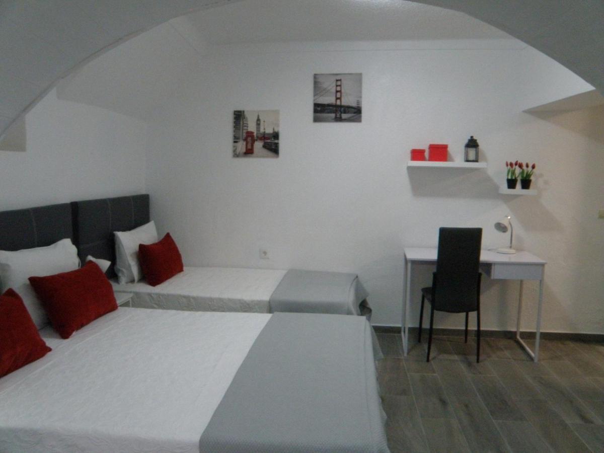 Residencial Antonio Mocisso Guesthouse Элваш Экстерьер фото