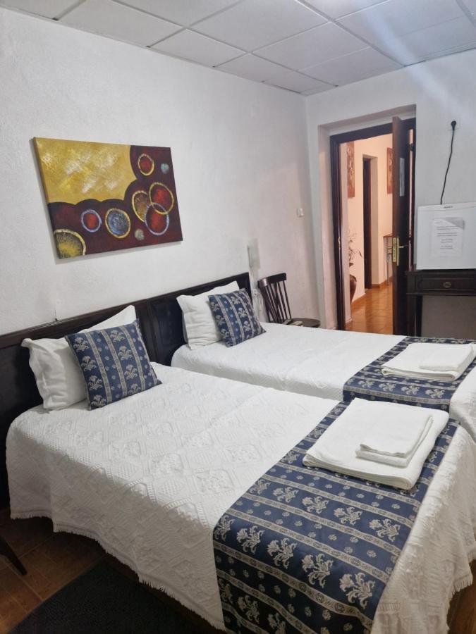 Residencial Antonio Mocisso Guesthouse Элваш Экстерьер фото