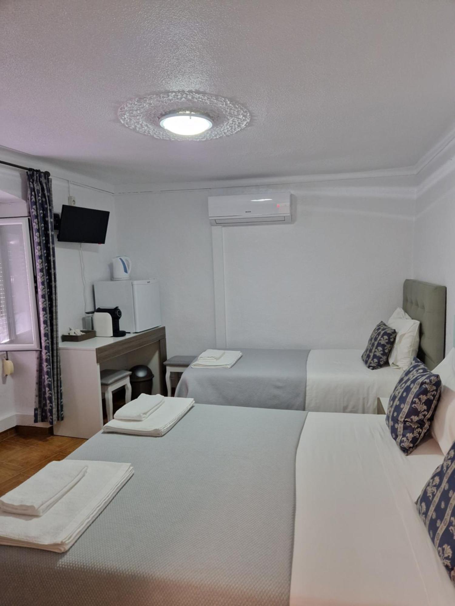 Residencial Antonio Mocisso Guesthouse Элваш Экстерьер фото