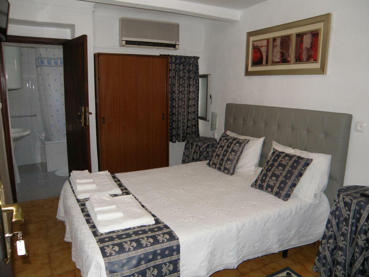 Residencial Antonio Mocisso Guesthouse Элваш Экстерьер фото