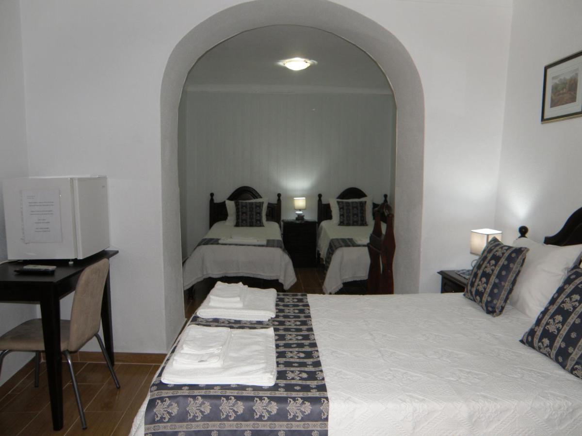 Residencial Antonio Mocisso Guesthouse Элваш Экстерьер фото